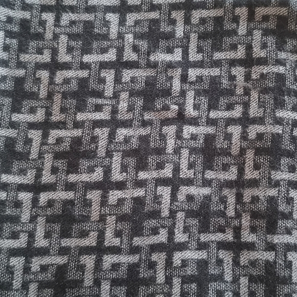 women's  Scarf - Picture 2 of 2